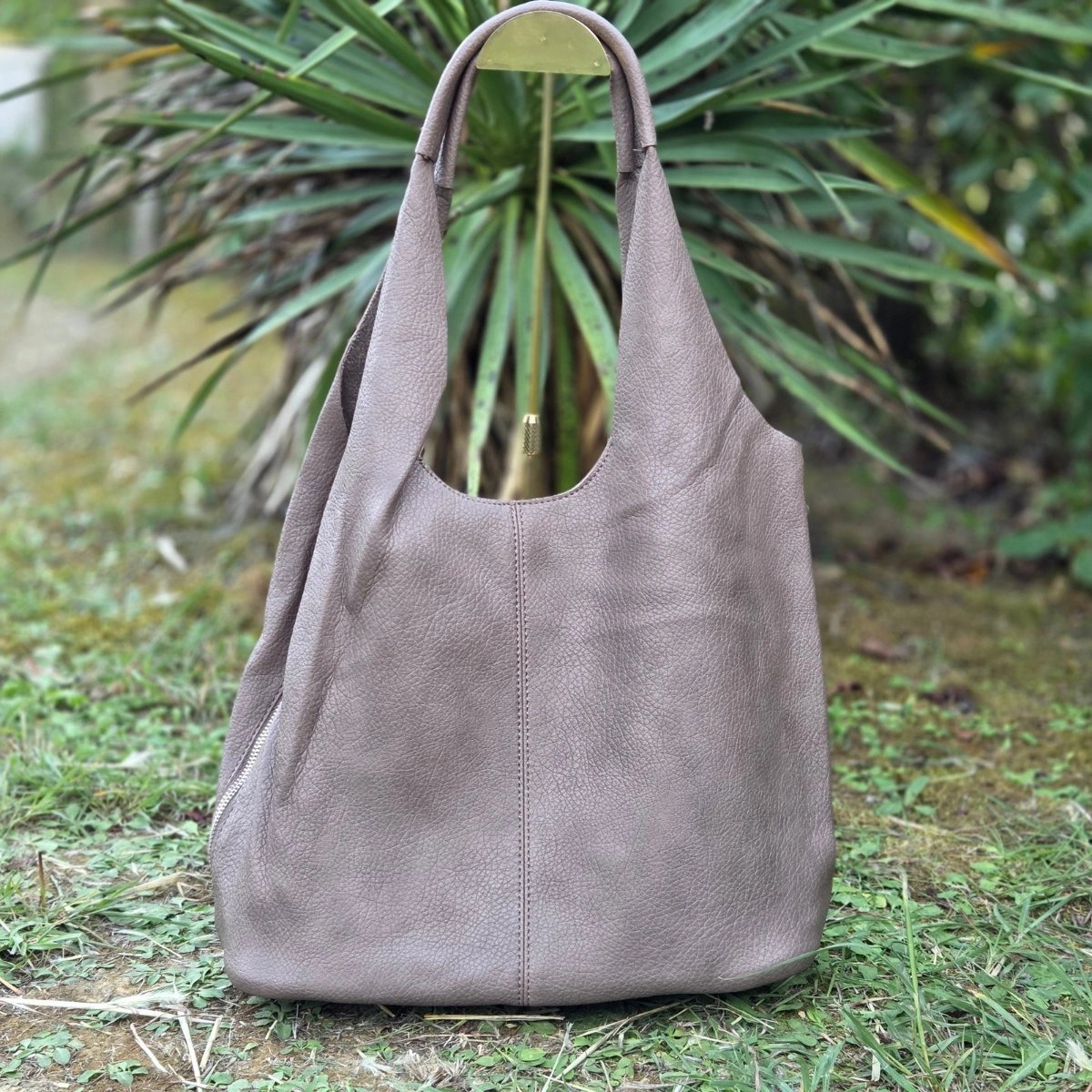 Sac femme souple taupe avec bandoulière