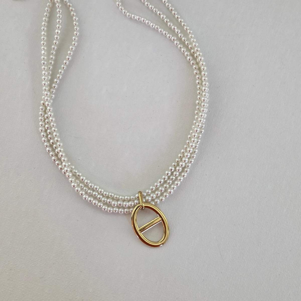Collier femme perles blanches acier inoxydable doré multi rangs chic élégant fermeture mousqueton