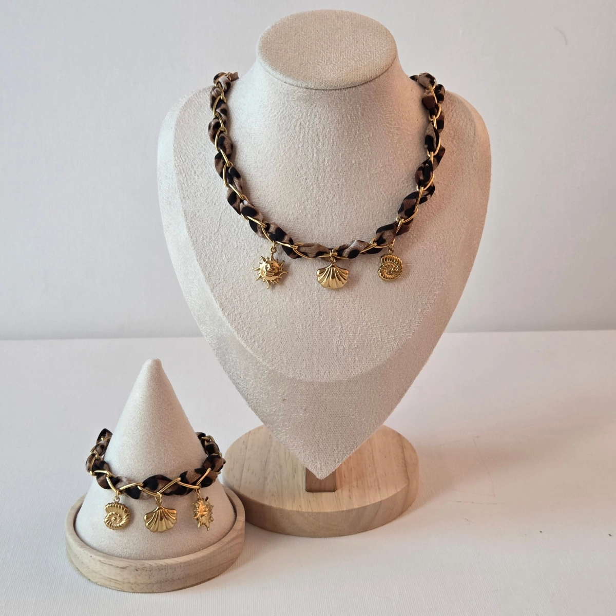 Assorti collier et bracelet léopard femme acier inoxydable doré avec charms soleil coquillage tendance chic